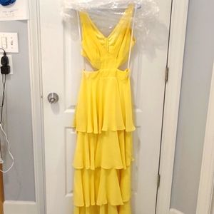 Stunning yellow prom dress